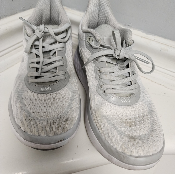 Women's Comfort Shoes - Picture 4 of 7